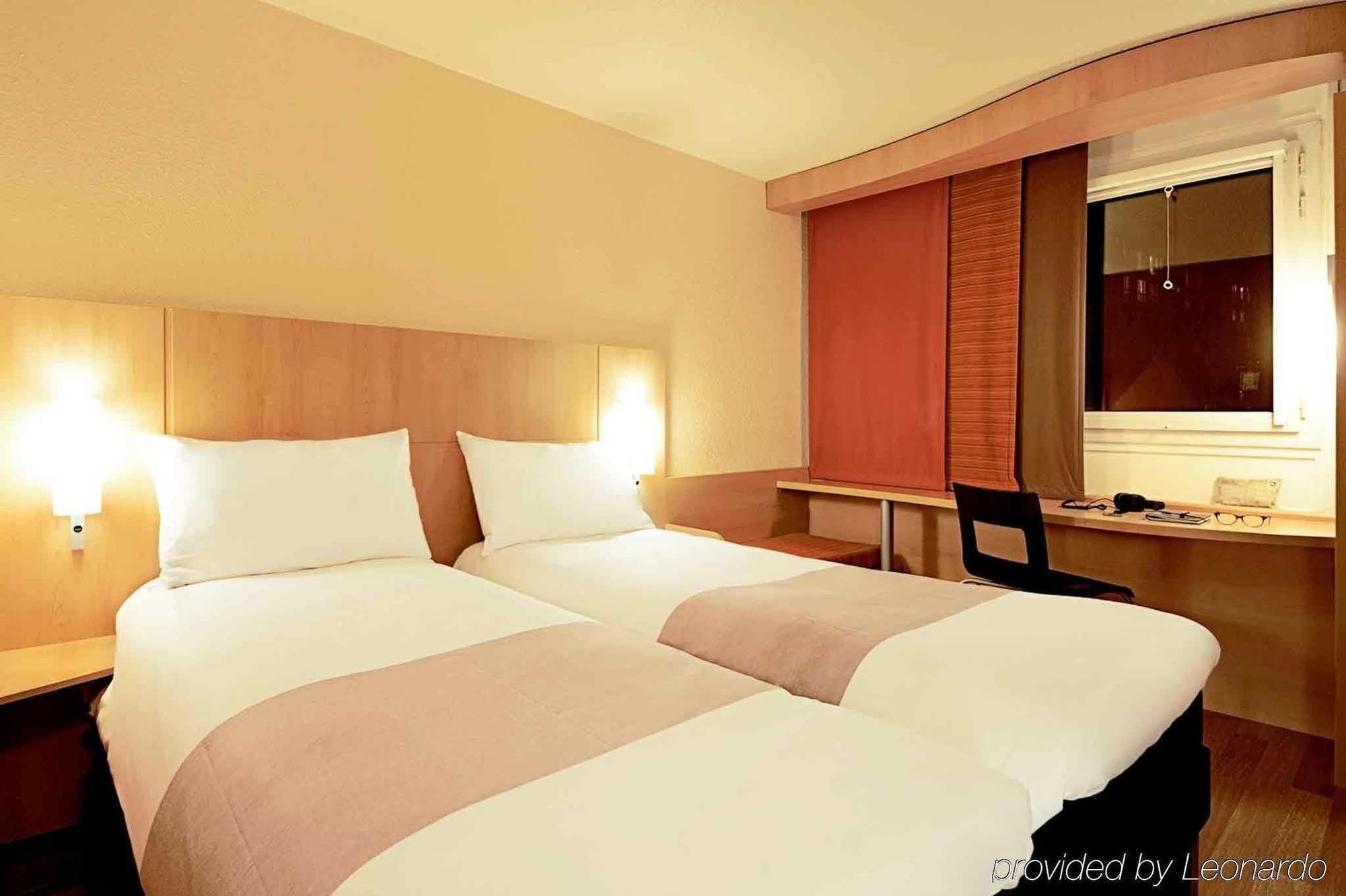 Ibis Chengdu Yongfeng Hotel Exterior photo